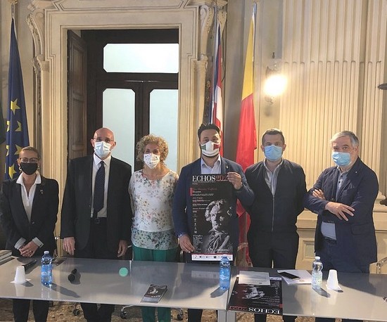 foto di gruppo alla conferenza stampa