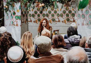 un incontro di Vicky Acik