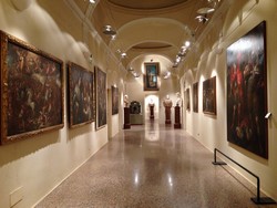 una sala del museo civico
