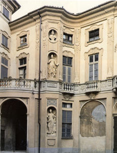 Palazzo Treville (cortile)