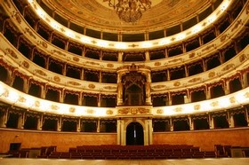 interno teatro municipale 